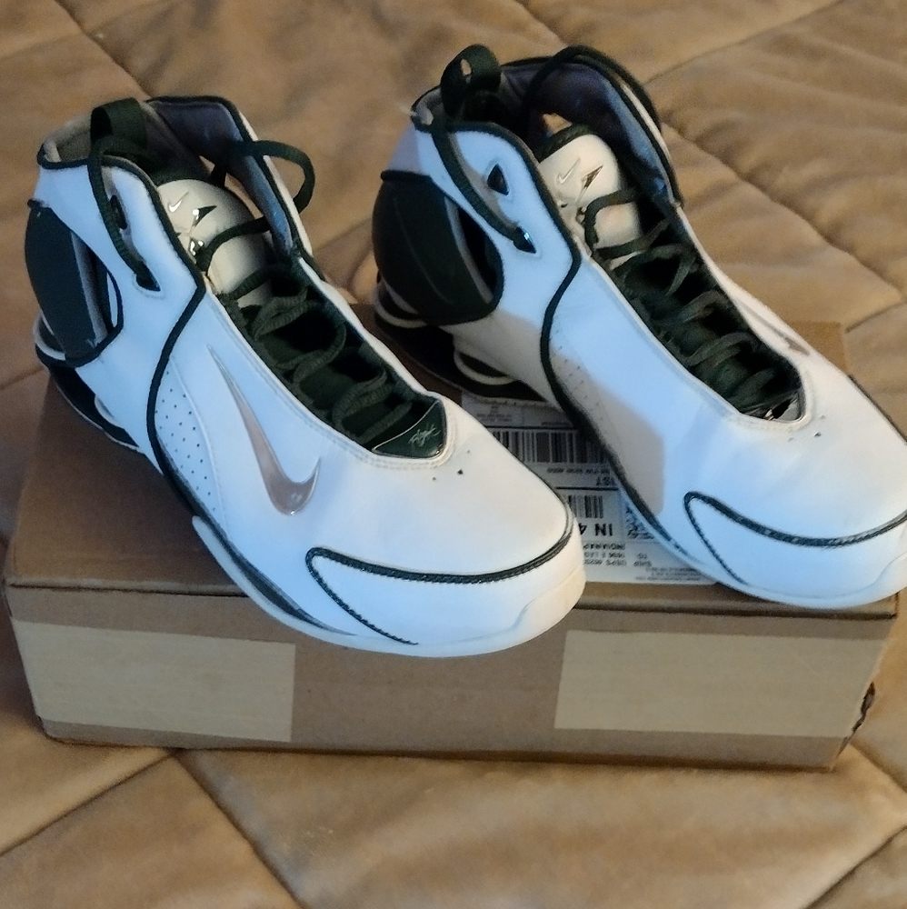Nike shocks women Sz 9